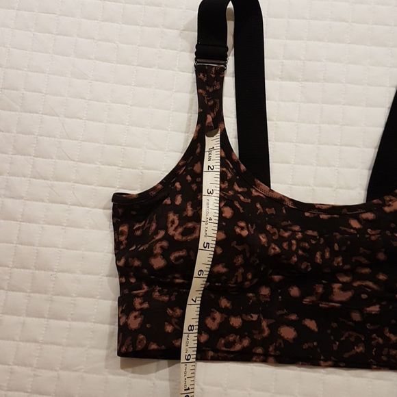 Varley animal print yoga bra size L with adjustable straps - Picture 9 of 9